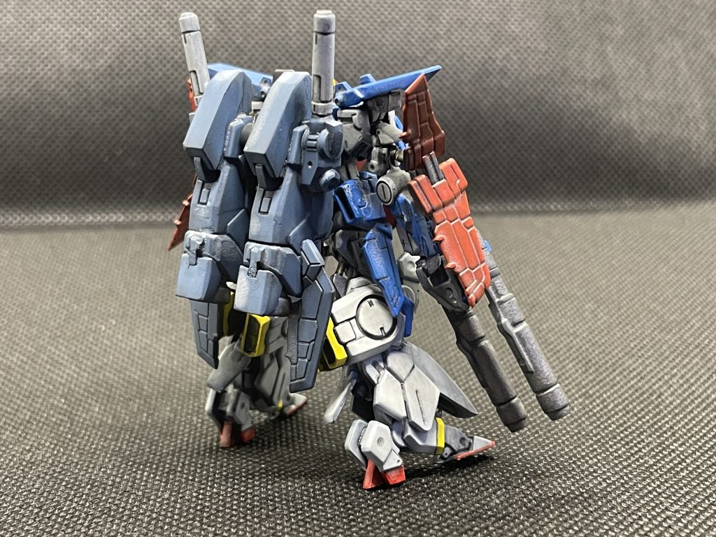 バックパックもデカい。