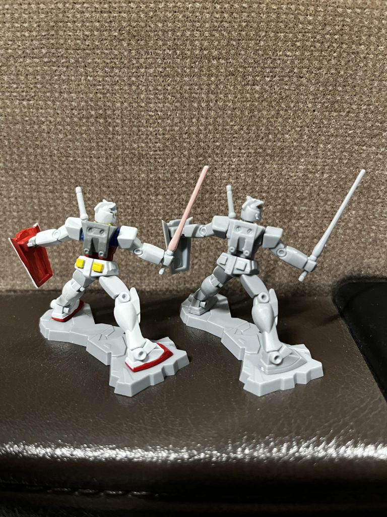 今回はバリ取りとアンテナを削ってシャープにした程度です