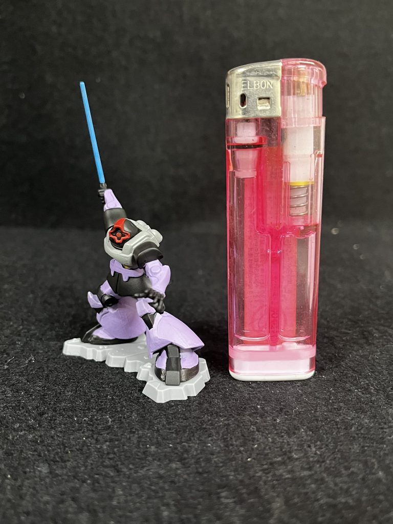 なんと言ってもサイズ感が良い！置き場所に全く困りません笑次は何を塗ろうか考え中です…やりかけのアーティファクトもあるしな…(zaku-kao4)