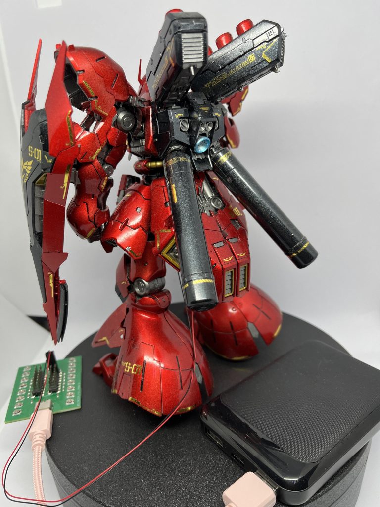 黒にガラスパールがキラキラ仕上げに以外とマッチしていてよかったです。