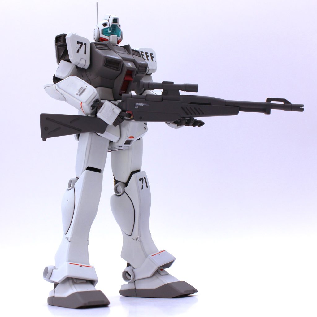 あとはジムSPⅡ付属のスナイパーライフルと専用手首も拵えてあげました。体が固いので残念ながら構えられませんが、広大な北極の大地での監視役として、このような装備の個体もいたかもしれませんね。