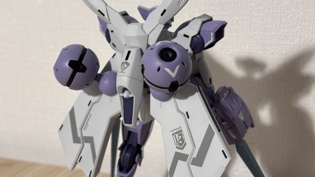 背中のディテールとデカールのバランスが絶妙。黒塗りのダクトを全て塗るか迷いながら個人的な最小限で塗りました。エナメルのフラットブラックを使ったのですがまだまだ修行が必要ですね、、