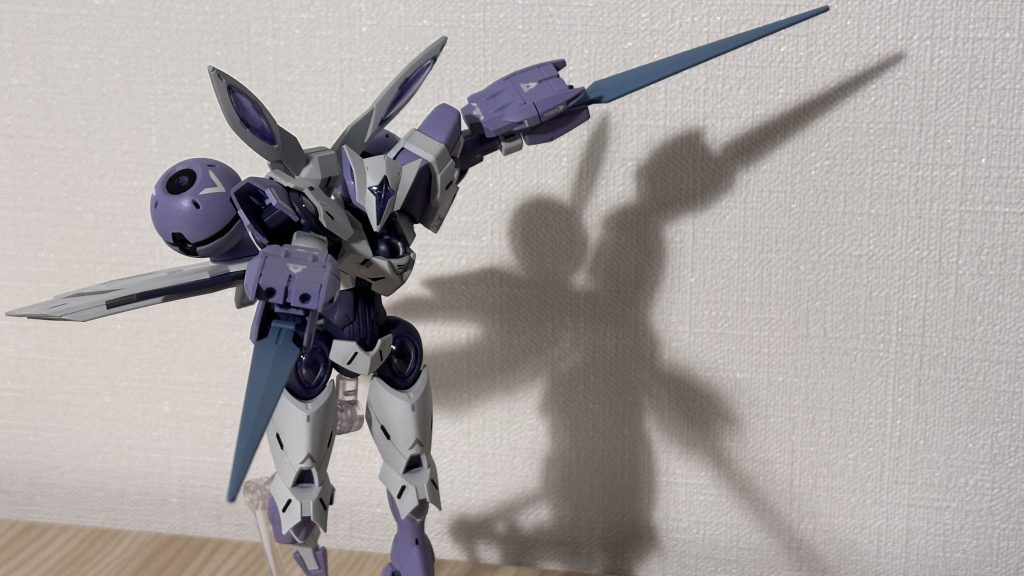 ポーズは一旦これで。首を少し改造してもう少し下向けられるようにしてみたいです。他のグラスレーのいい課題になりそう。