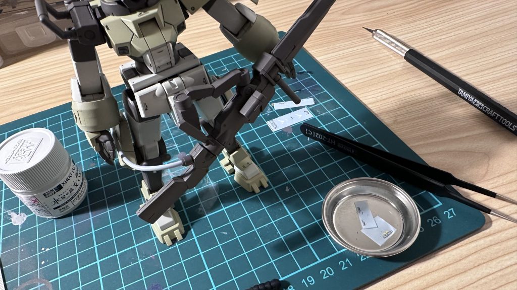 デカールはまたまた公式を使用。公式のデカールセンスがよく、毎回見違えるるくらい変わるのでお気に入り。