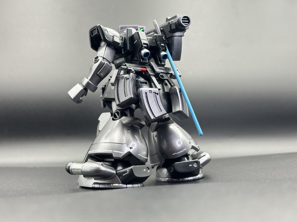 ヒートサーベルは蛍光オレンジにする予定でしたが、塗料を切らしてしまって蛍光ブルーに変更しました