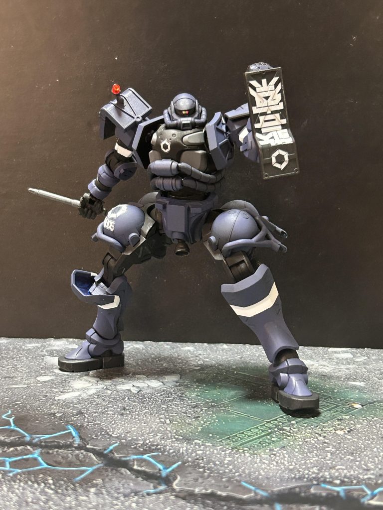 モノアイはディティールアップパーツを装着