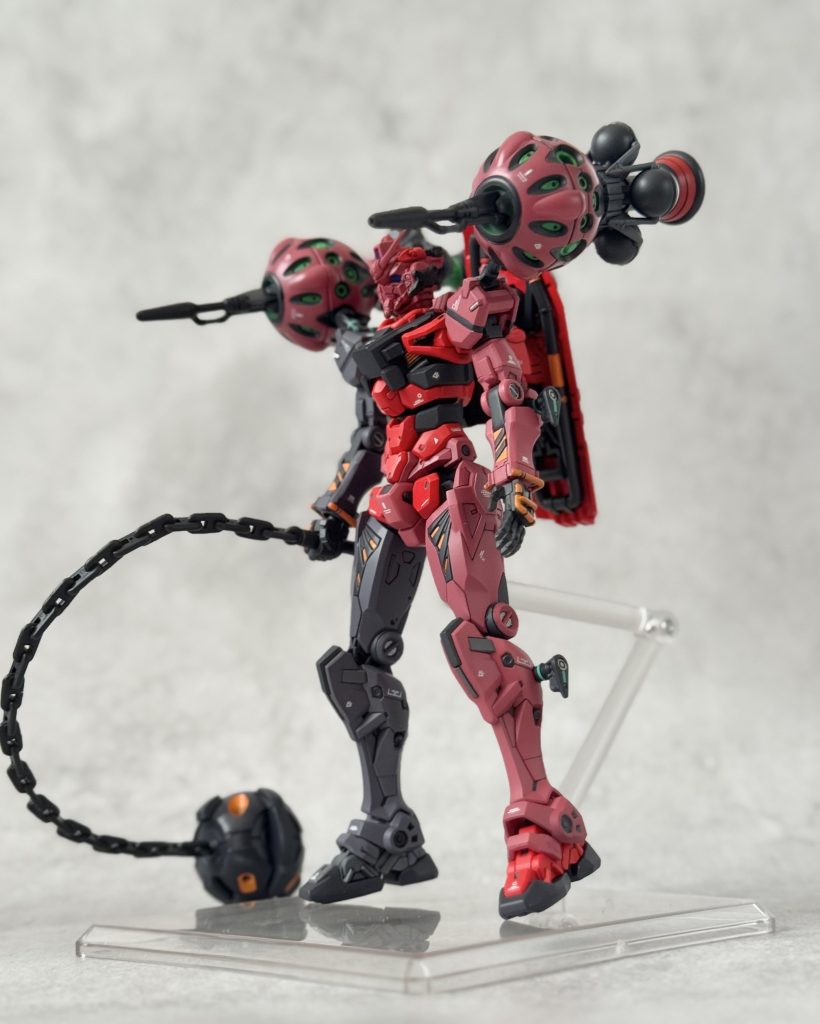 右半身の色が違うと、なんとなくエヴァっぽさが強くなってる気がします。