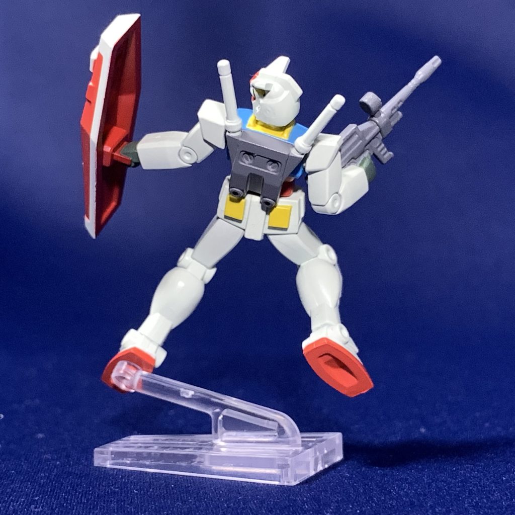 サイズは古のガンダムコレクションとほぼ同じ。1/400くらいでしょうか？