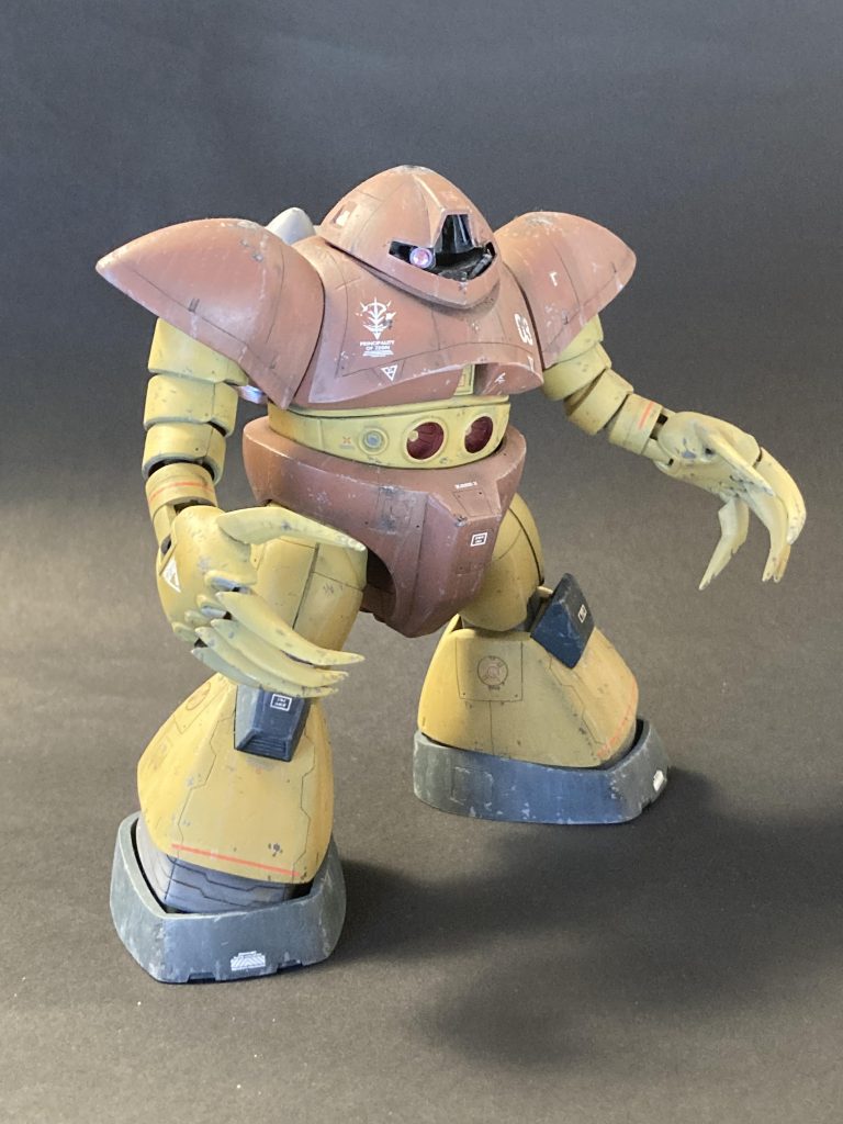 お腹のパーツの上下で1ミリ程度ずつ延長。