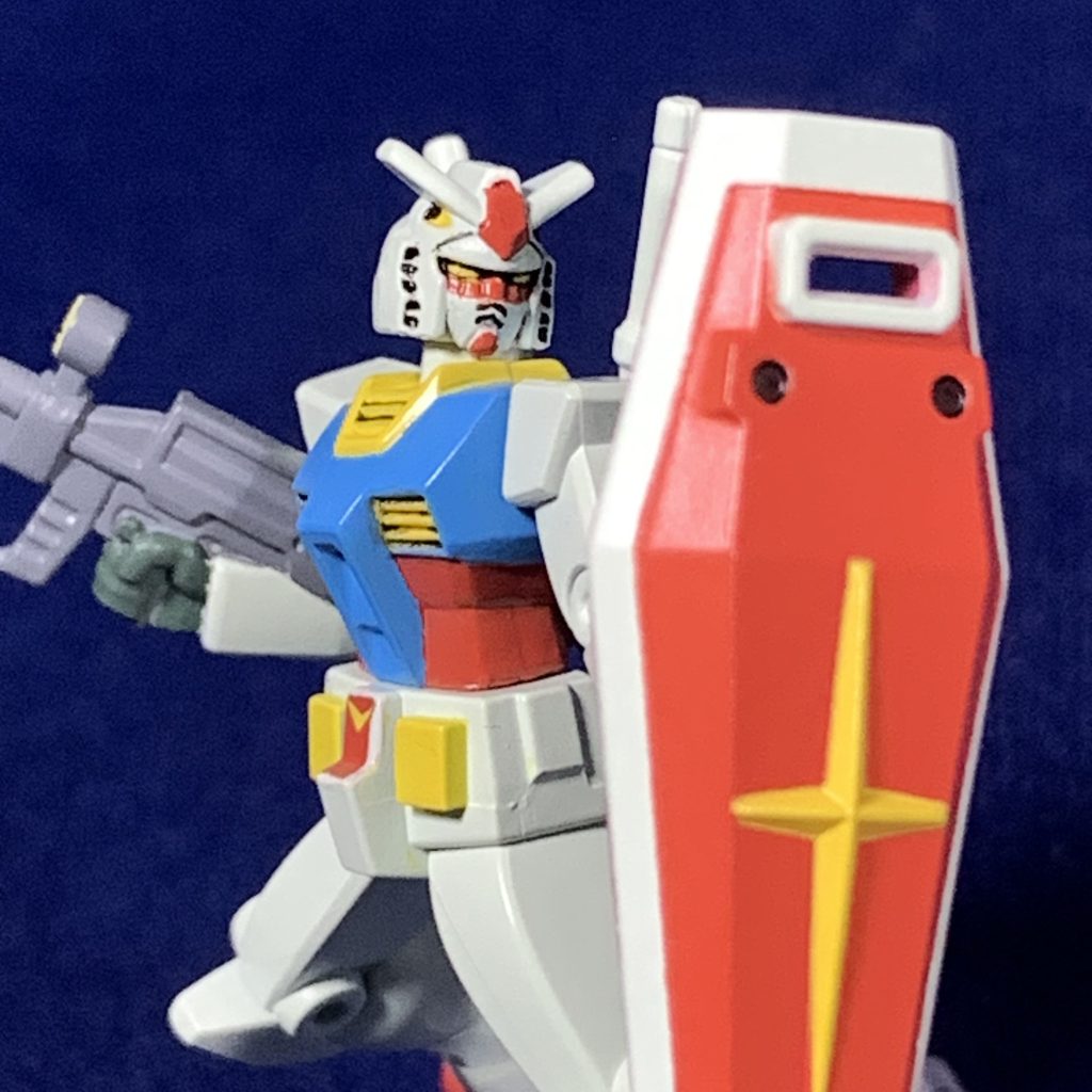 バストアップ顔面のへの字はモールドがありません。気合いで書き込みました。 