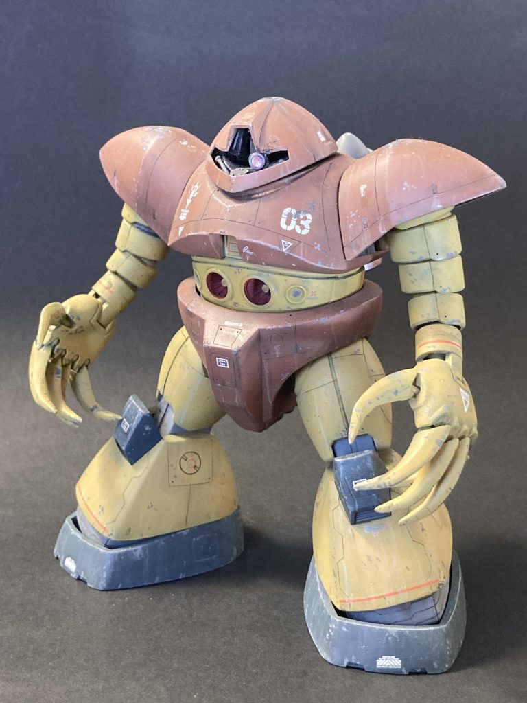 スジボリも面として広く開きすぎている部分のアクセントに入れていく感じで…