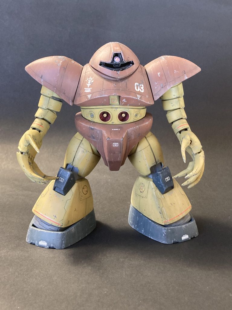 モノアイは動かせるようにしましたが、上を見るとなんか間抜けで可愛い…w