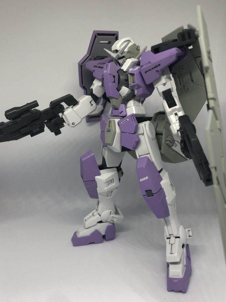 武装変更。右肩のシールドをOガンダムへ変更。