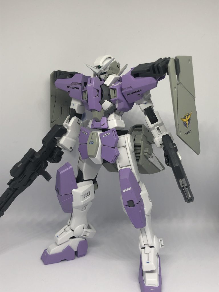 軽装形態。左手にはOガンダムのビームライフルを装備。