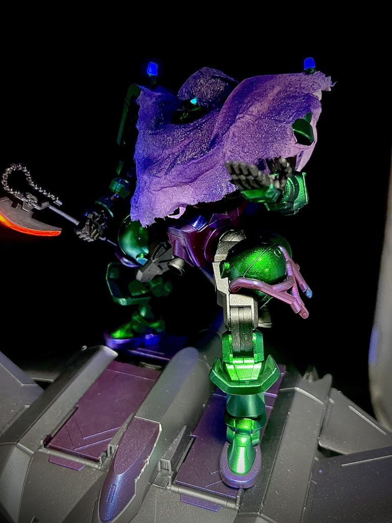 フレーム ガイア:ガンメタサフ緑 ガイア:プリズムメタリックターコイズグリーンライトブルー→ガイア:クリアーグリーン紫 ガイア:プリズムメタリックブルーバイオレット→ガイア:プライマリーメタリックレッド→ガイア:クリアーパープル銀 ガイア:フレームメタリック2下地 ガイア:黒サフ羽織 ティッシュ→タミヤ:メタリックパープル缶スプレー→クレオス:パープル缶スプレー