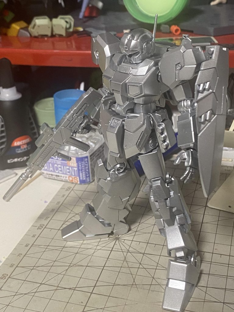 塗装は銀下地でした。