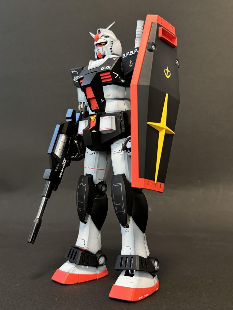 シンプルなデザインもいいけど、スジボリを胸と肩、腕に追加。プラ版も少し貼って見ました。プラ版加工が不器用なので同じ形状なものを作成できないw