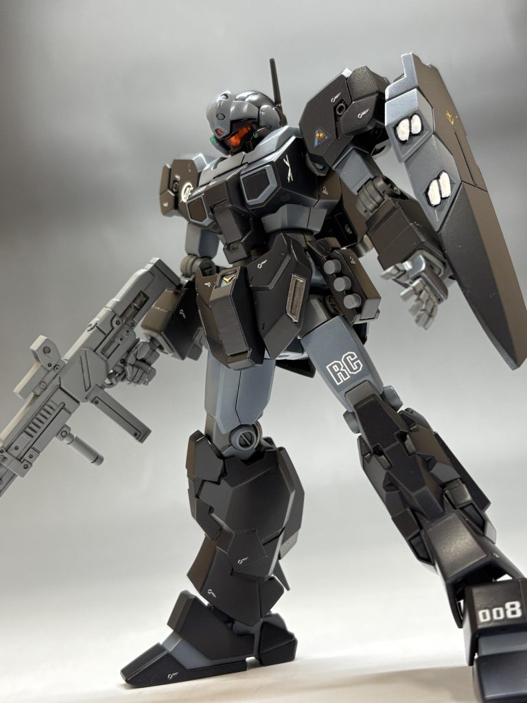 色は他のジェスタを作った時に再現性が高くなるよう、ガイアカラーのそれっぽい色をそのまま使いました。頑張ってトライスター揃えたいですね。