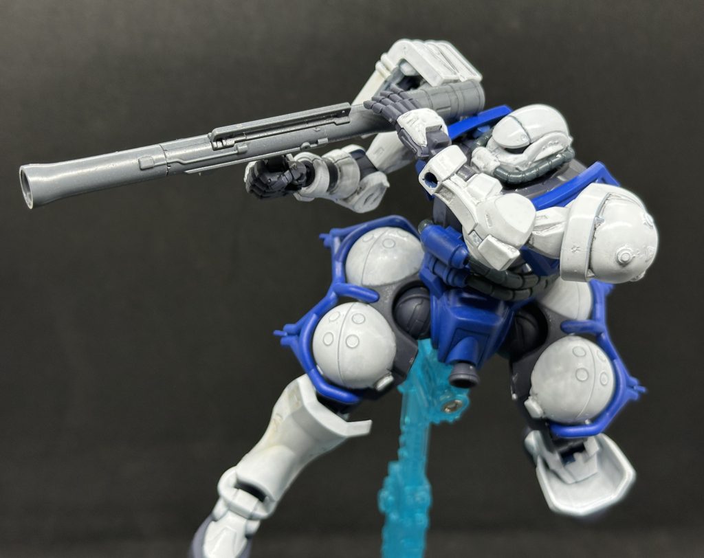 マシンガンだけなのも不安なので旧ザクの初期型バズーカも使用これでバトオペに出ても安心