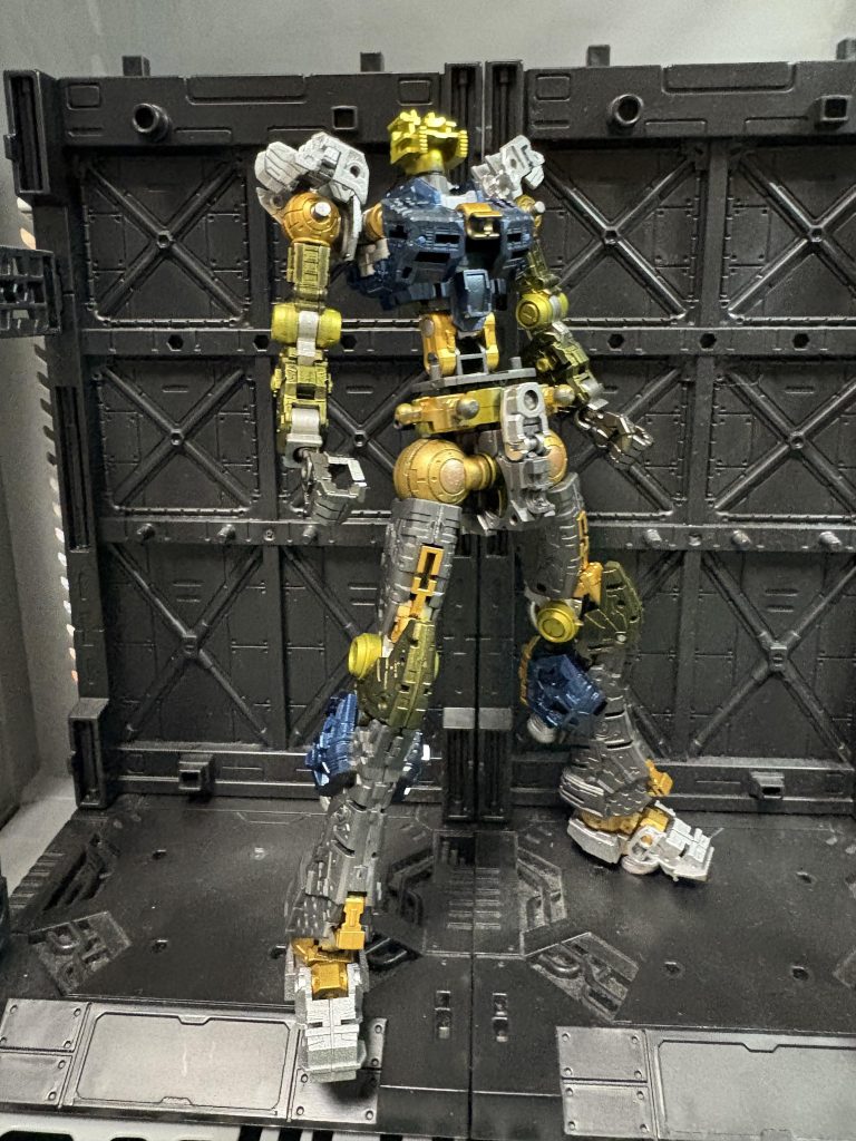 いろんなメタリック塗料を使った割に外装が透明クリアじゃなくてあまりわかりません。