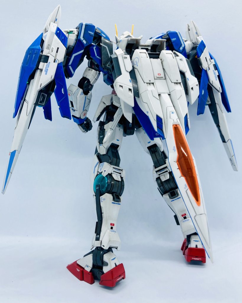 ガンプラ作り復活して、光沢仕上げに初めてチャレンジしてます。