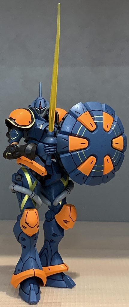 サーベルと盾を構えるだけでも美しいですね。