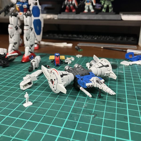中古1,680円で素組み品を入手したので、部分塗装とデカールワークで改修中。コアファイターが組み上がりました。（6枚目）