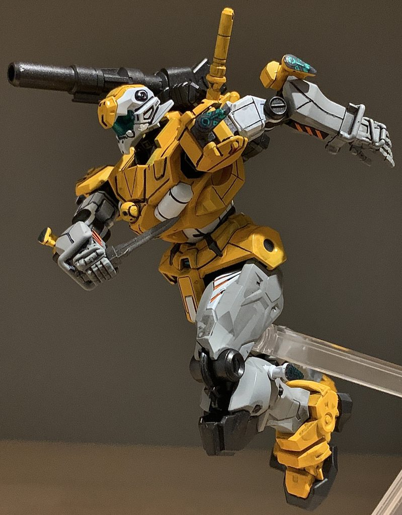 その辺に転がってたナイフがよく似合う。