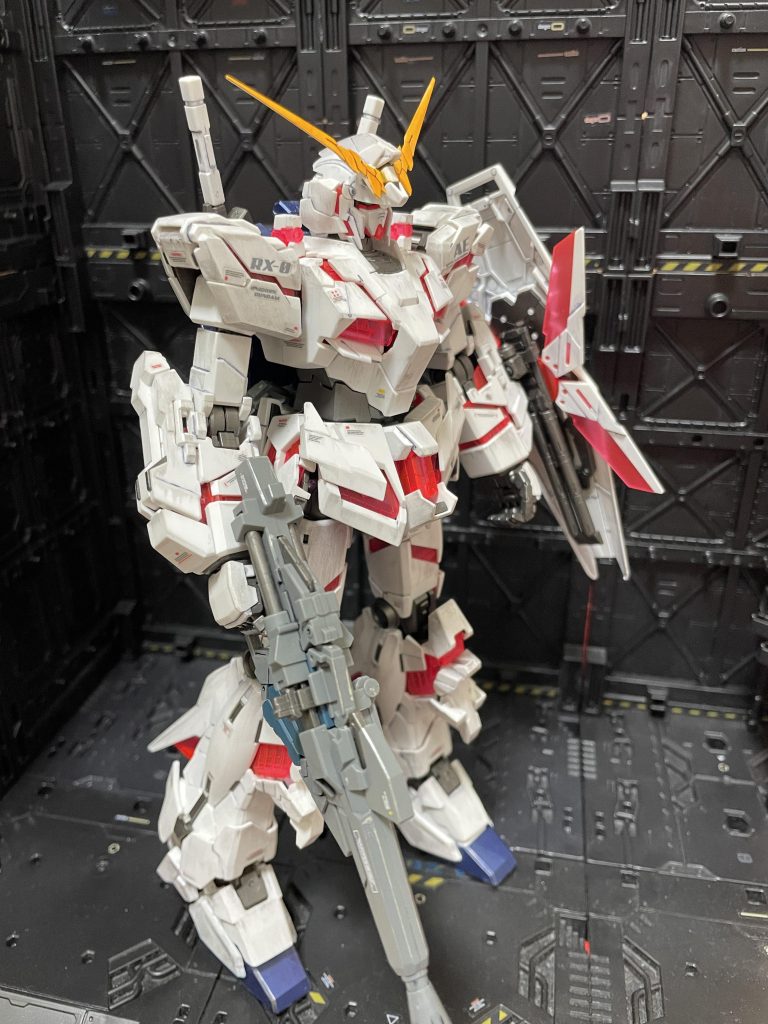 トップコートは前回の失敗を活かし、初めて半光沢を使用しました。サイコフレームの光沢を損なわず、ウェザリングもしたかったので丁度よかったです。 