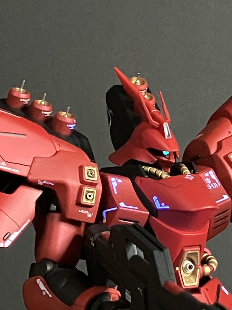 ファンネルも金属パーツ埋め込みました。