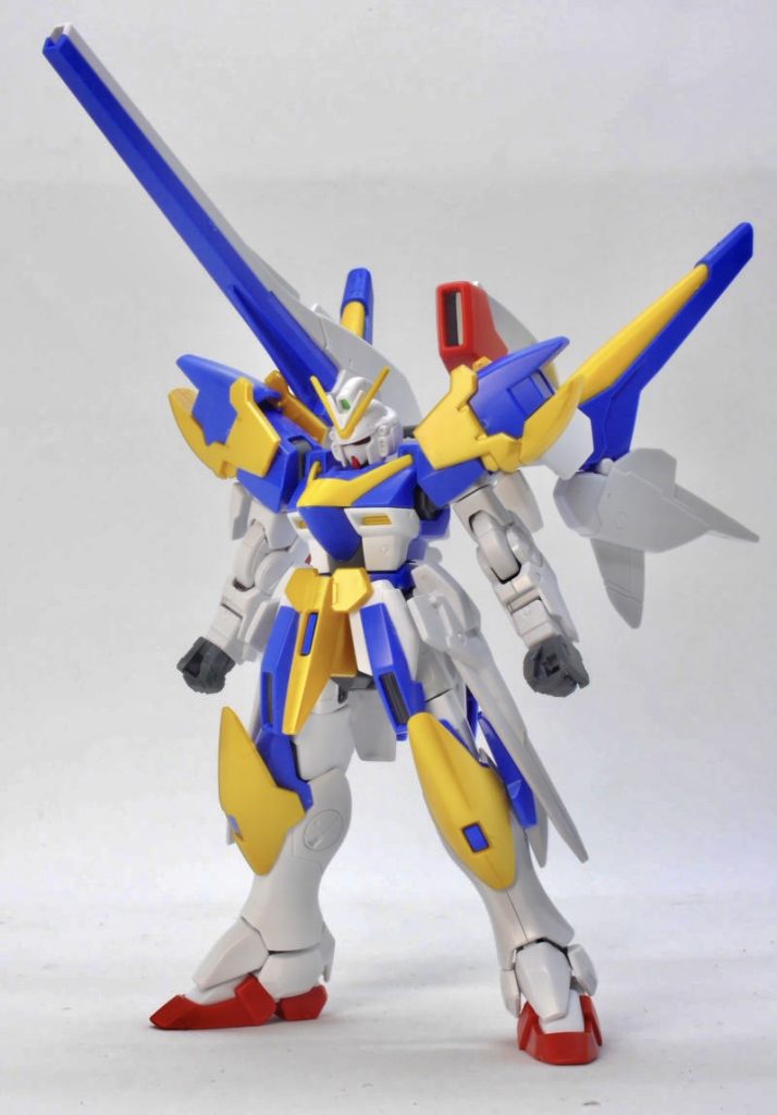 比較用の素組み画像です。めちゃんこ格好いいんですが、この年代のデザインはヒロイックなものが多いので、元の色のイメージを限りなく踏襲しつつ、近代SF兵器感を出すための工作を意識しました。