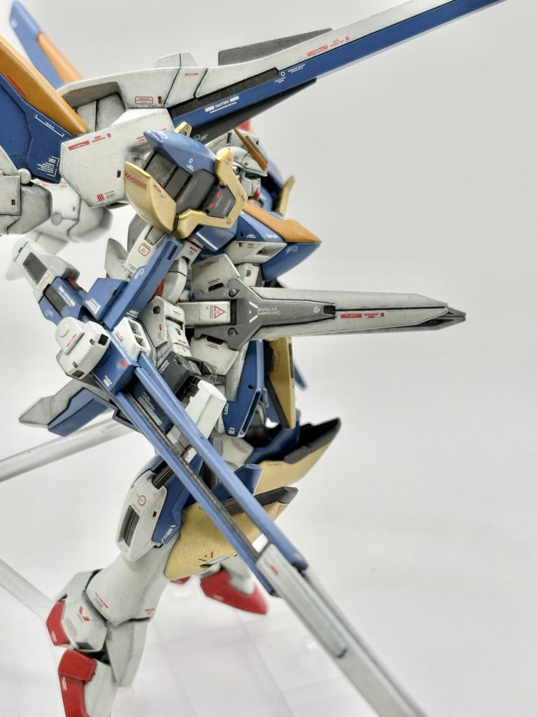 ヴェスバーはデザインが個人的に浮いている印象だったので、塗り分けでなるべく兵器感が出るよう意識しました。