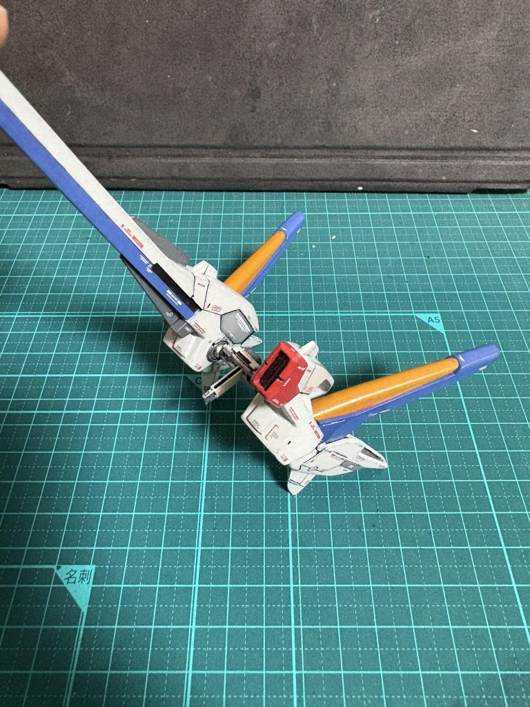 バスターパーツは筋彫りを結構いれましたが、そんなに目立たないですね笑