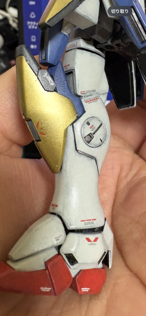 ホワイトはエアリアルホワイト、グレー、ステラパールを調色。暗い白を目指しました。何度も言いますが、ステラパーツのツヤ、実物はもっとツヤツヤなんで本当オススメです笑