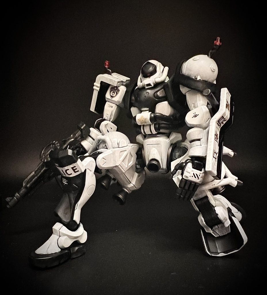 このキットは下半身、特に脚の作りにクセがあるのでポージングが難しいですね。脚の付け根あたりはどうしてもパーツ接触が起きてしまい、塗装ハゲが怖いです。