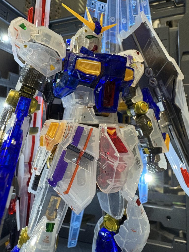 クリアといってもホワイトクリアの所はあまり中身が見えませんな。