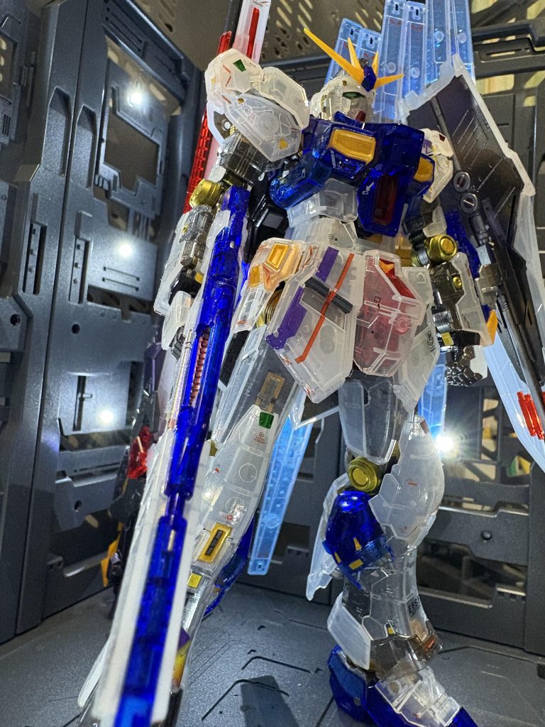 ロングレンジフィンファンネルのおかげで自立しているので動かさないで飾っておきます。