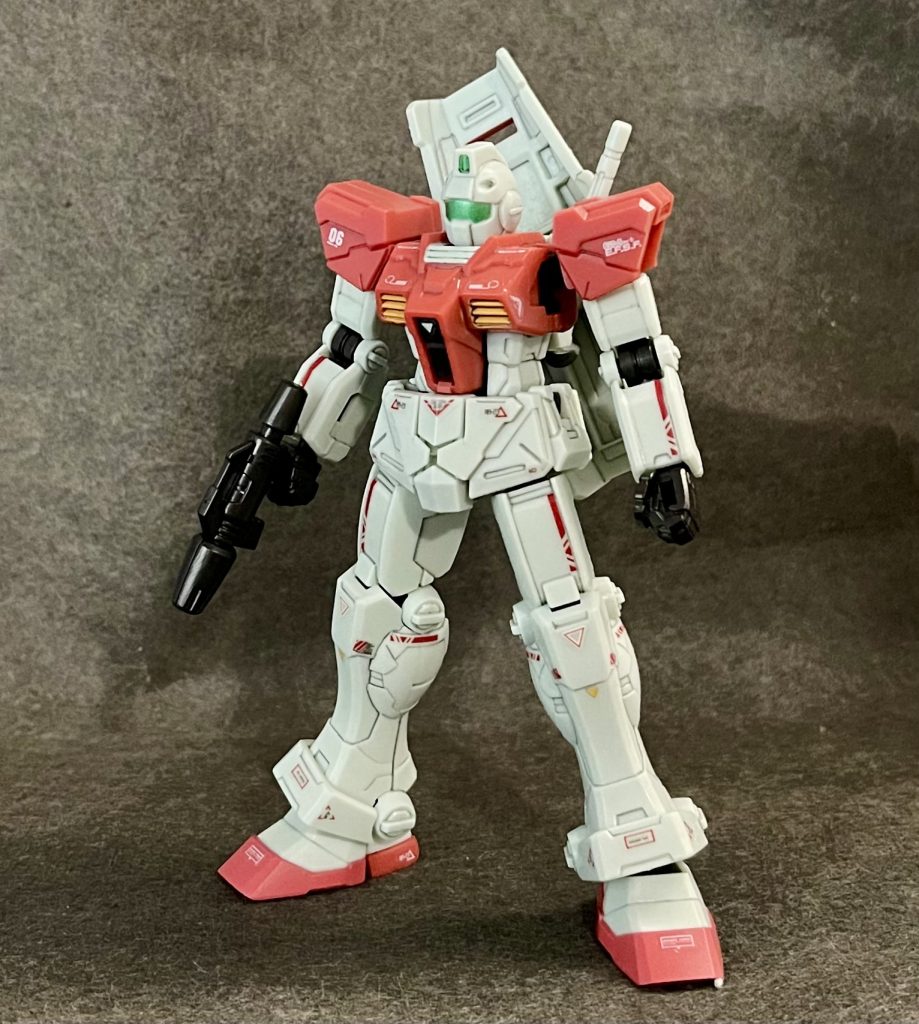 FA版の方は、シールドを背面にマウント可能。