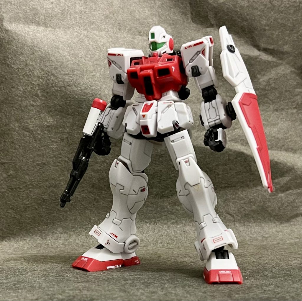 フル装備状態実はこの商品、パーツ差し替えで3形態それぞれ再現できるようになっています。これは、宇宙戦仕様。