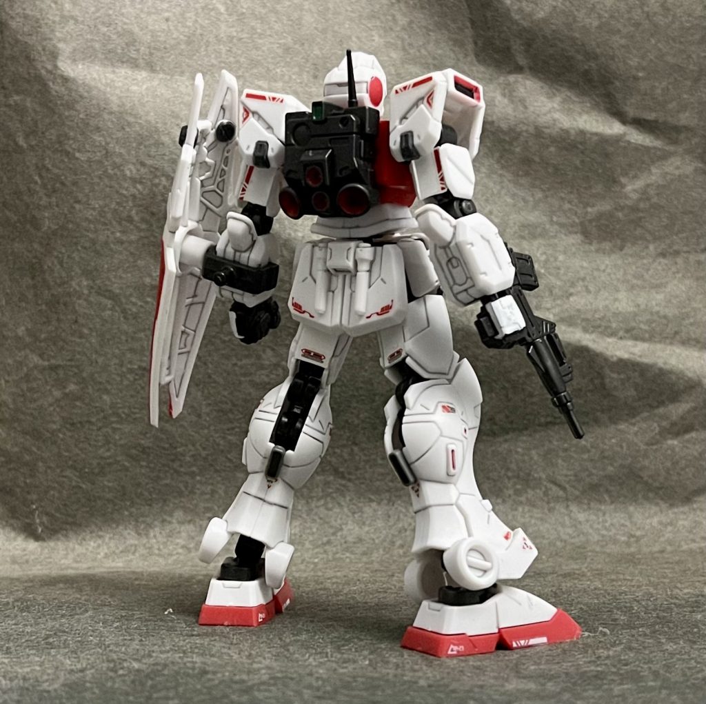 次は、コロニー戦仕様。ブルパップ・マシンガンに持ち替えてバックパックを交換する事で”形だけ„再現。完全再現する為には、塗装する必要がありますが(笑)