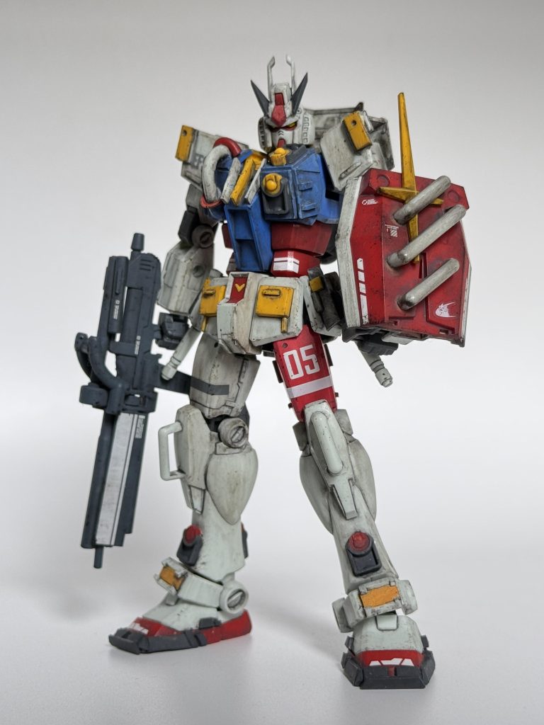 セイラマスオさんに影響されて時々やっているランナー改造ですが、ディテールをオリジナルで作るとなると、厚みやエッジの立て方など元のディテールと整合させていく作業に気を使わないと不自然に浮いてしまうのが難しい所でした。まだまだやりこみがいがあるエコ制作でした♨