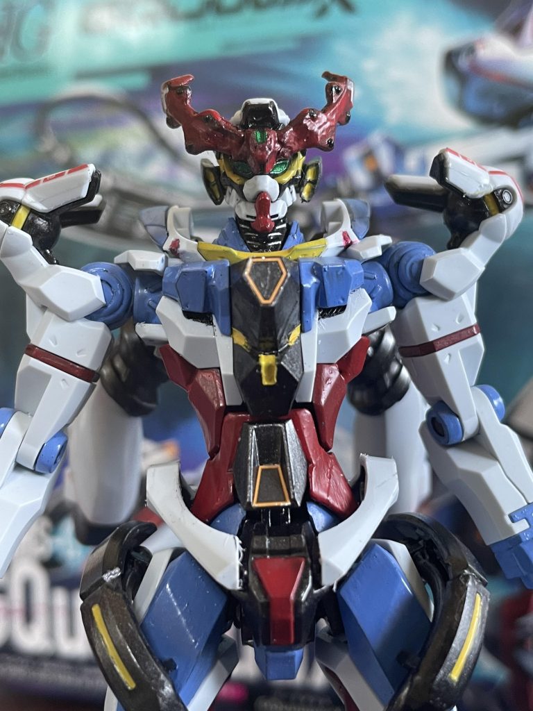 カラーレシピ:レッド部(ガイアノーツ黒サフ下地サザビーレッド)ブルー部(黒サフ下地とギャンシュトローム(アグネス機)ブルー)イエロー部(黒サフフレームや胸部のガンメタ部(ガイアノーツガンメタサフとスターブライト アイアン)ツインアイ(蛍光グリーン90%+シルバー10%)胸部のパープル部(蛍光ピンク80%+蛍光ブルー20%)