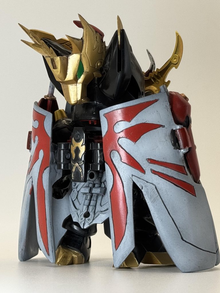 マントのディテールの筋彫りがめちゃめちゃ大変でした💦