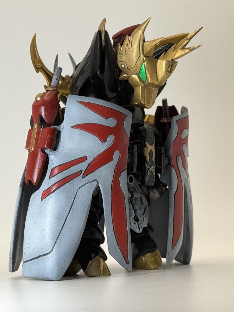 背面。腰の後ろは佐助デルタのデザインをそのまま使っています。