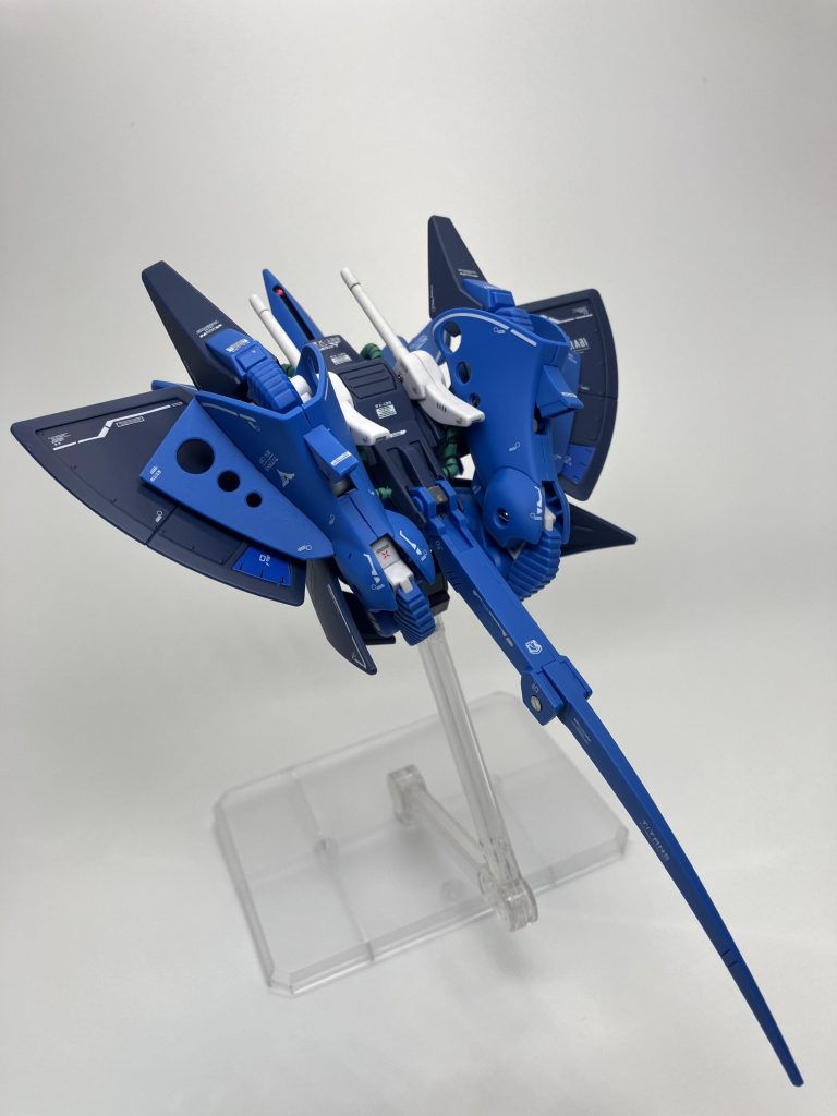 今回は変形後も想定してデカールをペタペタ、まぁ空いてる所に埋めていくいつも通りのスタイルですね🥳 一瞬、どっちが裏面なのかと😵💫