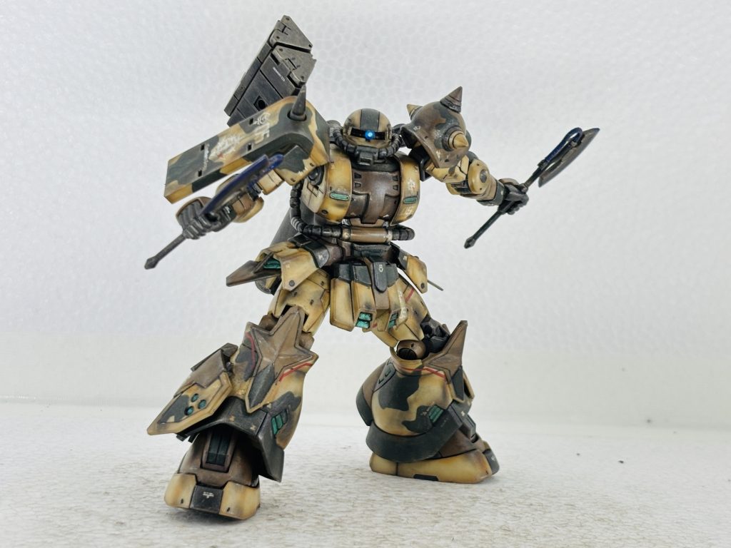 ザクマシンガンパージ。ヒートホーク構え。