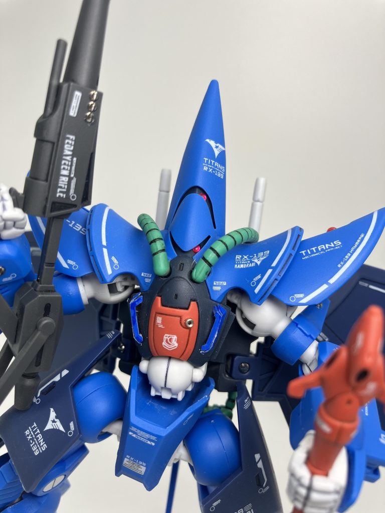 以上、HGハンブラビでした、腹部両サイドの青は付属のシールですが隙間をリタッチしたつもりがかえって目立つ結果に🤣