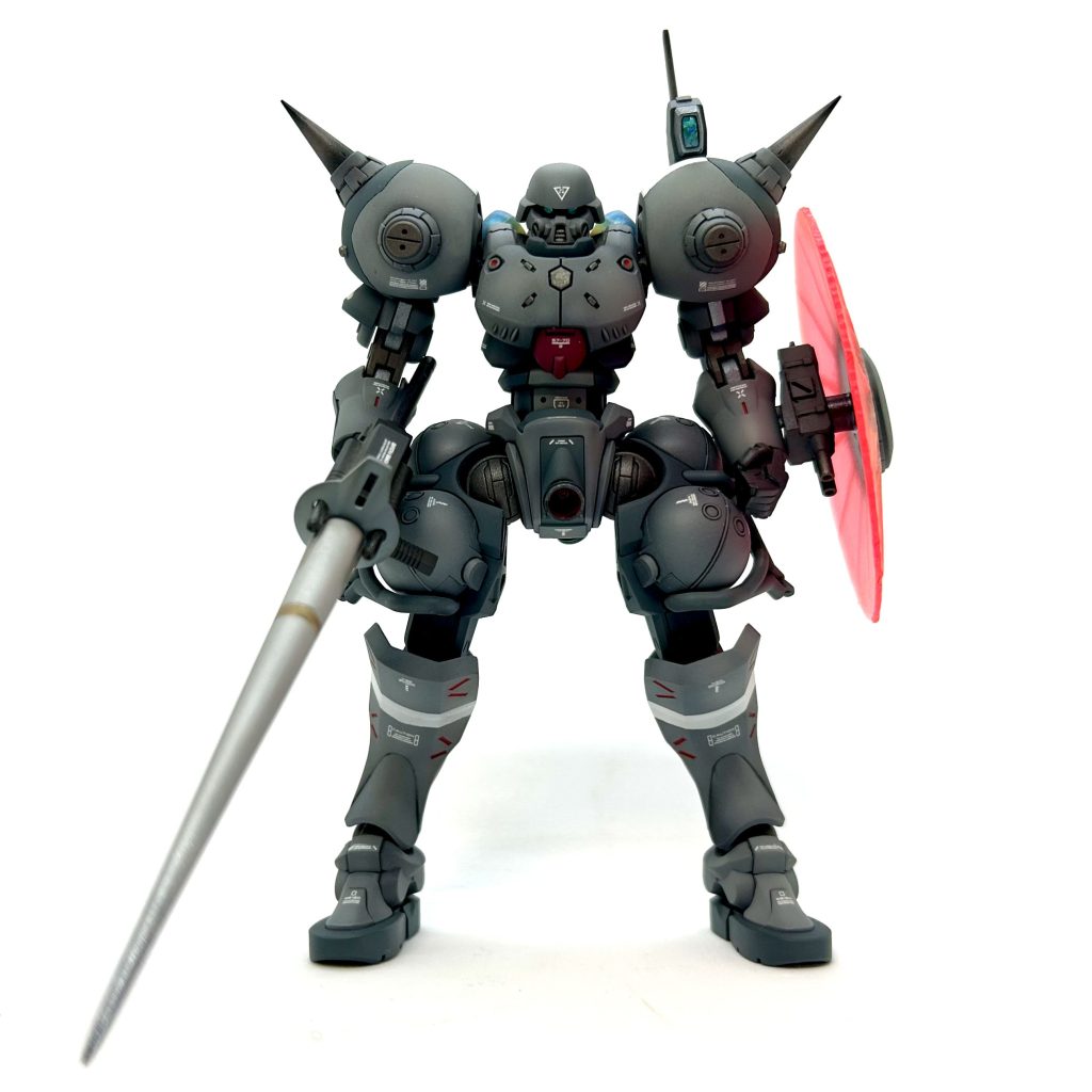 今回、使用した中華キットは③にあたるモノだと判断して投稿していますが、やはり細かい部分を見れば何かしらガンプラの影響を受けていることは間違いないでしょう。ただ、そのあたりは目くじらを立てるのではなく、おおらかに… 寛大に… 「むむ 中華もやるね〜」くらいの寛容さもって楽しむのが趣味人としは正解なのではないかと思っています。(※もちろん海賊版を容認するつもりは更々ありませんよ)