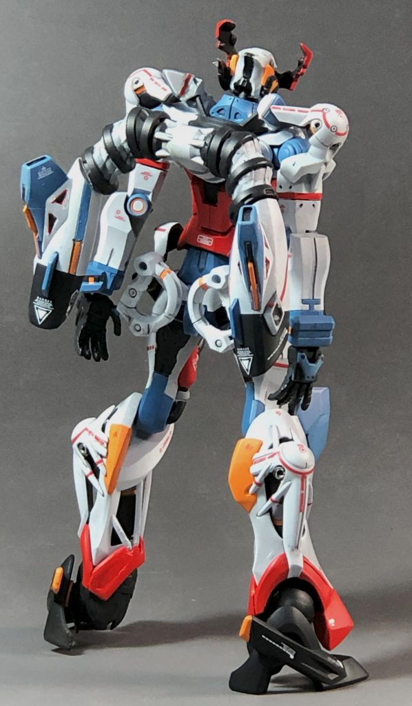 あとはバックパックの省略されたブルーとイエローのラインをスジボリして再現フトモモ裏は一旦全部削って平らにした後凹モールドで彫り直し