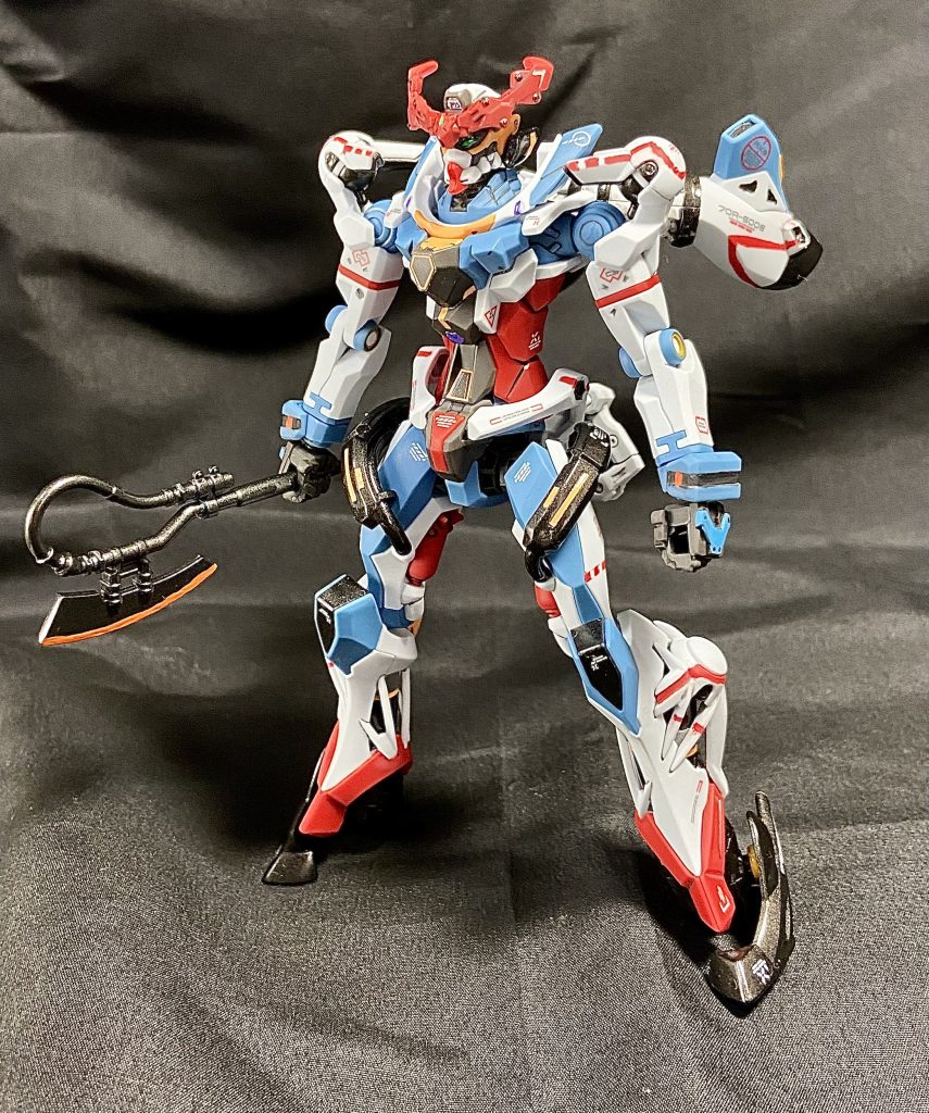 CG絵を基に部分塗装し、関節部分などは黒鉄でメタリックに仕上げましたそしてマーキングシールを無くしたので赤い部分はマスキングしてそれっぽく塗ってます笑